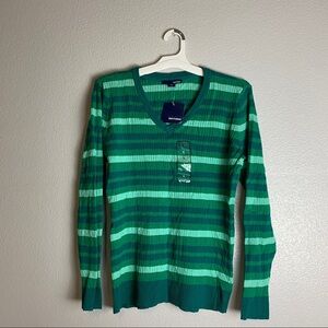 Basic Editions V Neck Sweaters Womens Large NWT